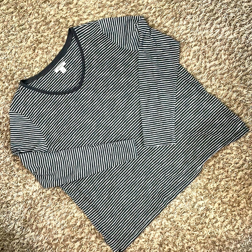 Goodthreads striped black and grey v-neck long sleeved shirt womens XXL 2XL